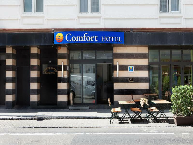 コンフォート ホテル フランクフルト セントラル ステーション エクステリア 写真